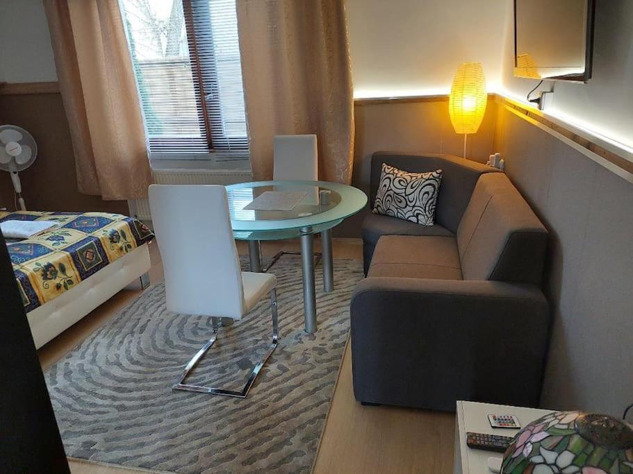 Ujszeged Apartman מראה חיצוני תמונה
