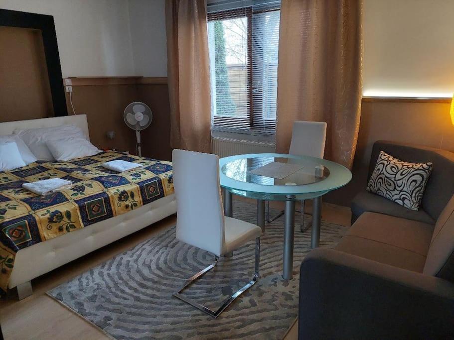 Ujszeged Apartman מראה חיצוני תמונה