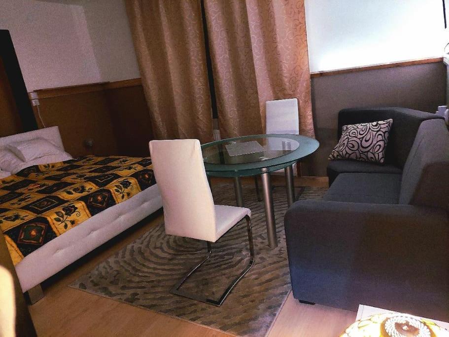 Ujszeged Apartman מראה חיצוני תמונה