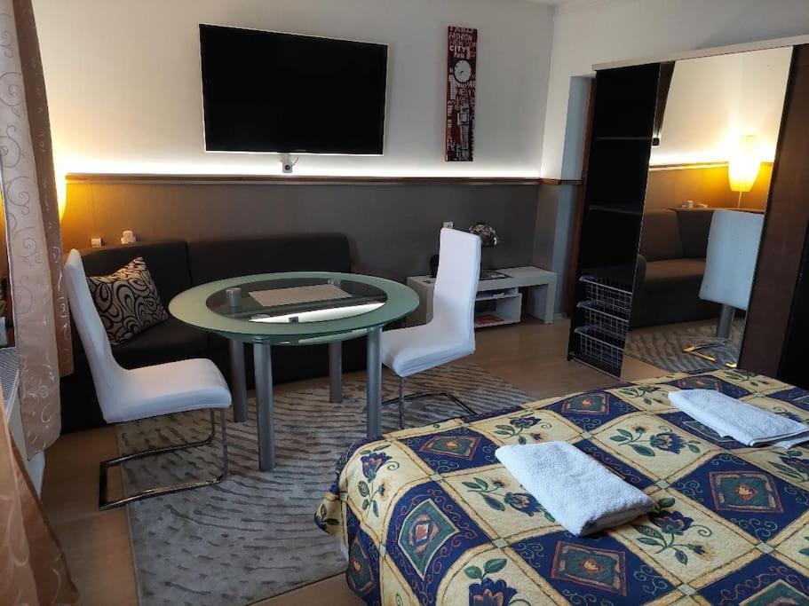 Ujszeged Apartman מראה חיצוני תמונה