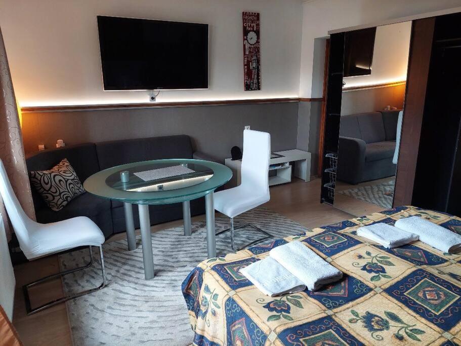 Ujszeged Apartman מראה חיצוני תמונה