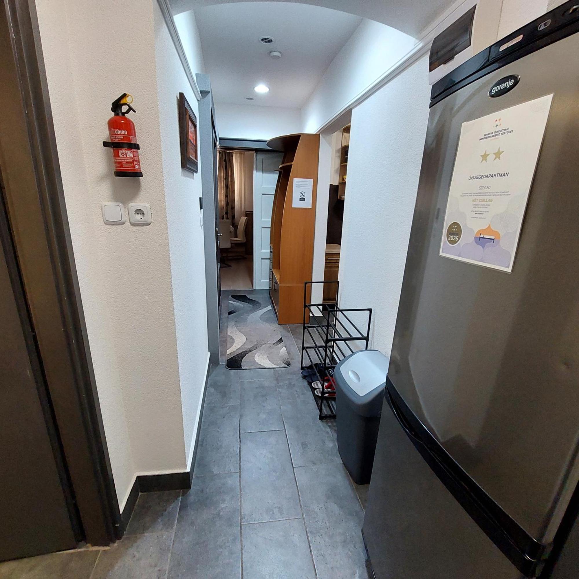Ujszeged Apartman מראה חיצוני תמונה