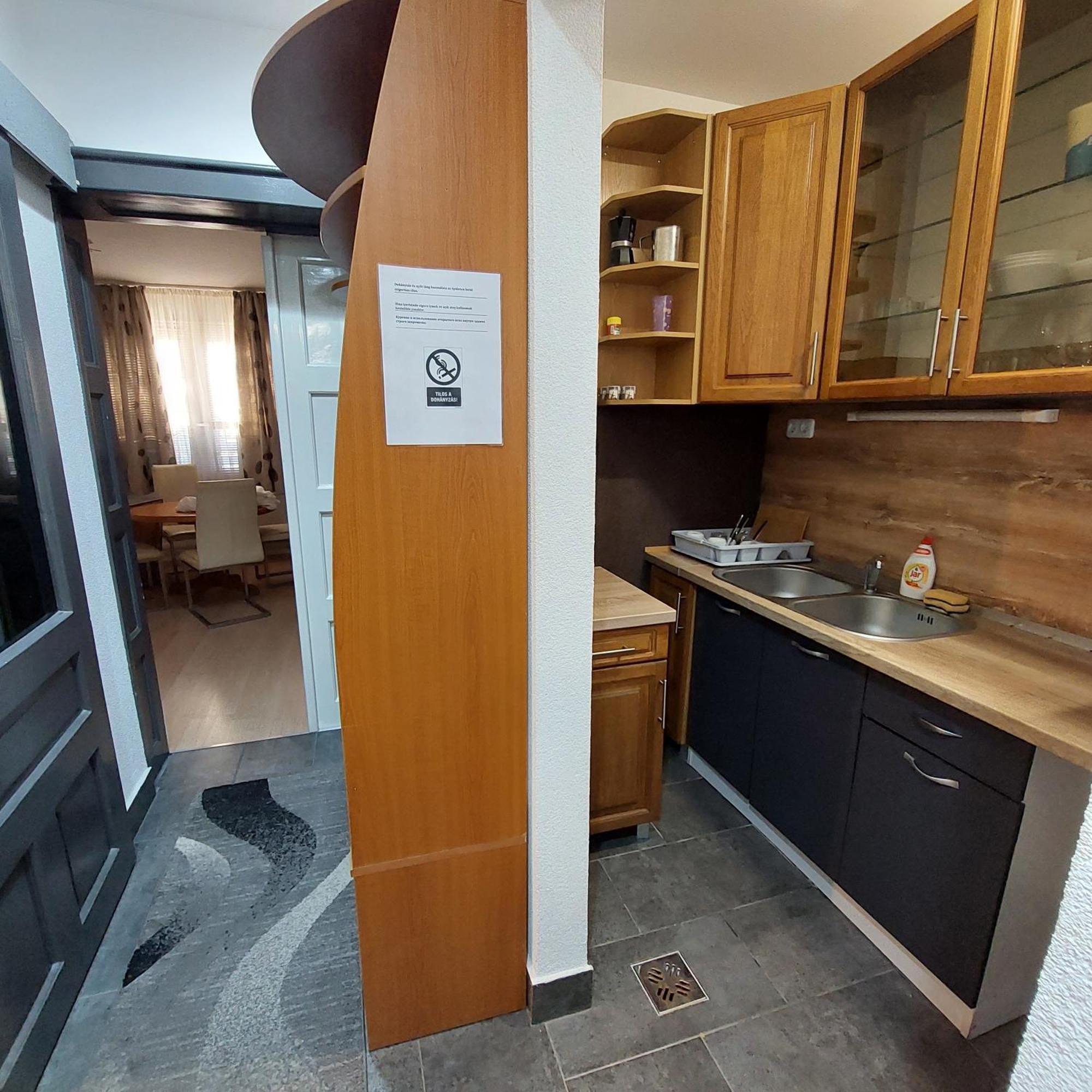 Ujszeged Apartman מראה חיצוני תמונה