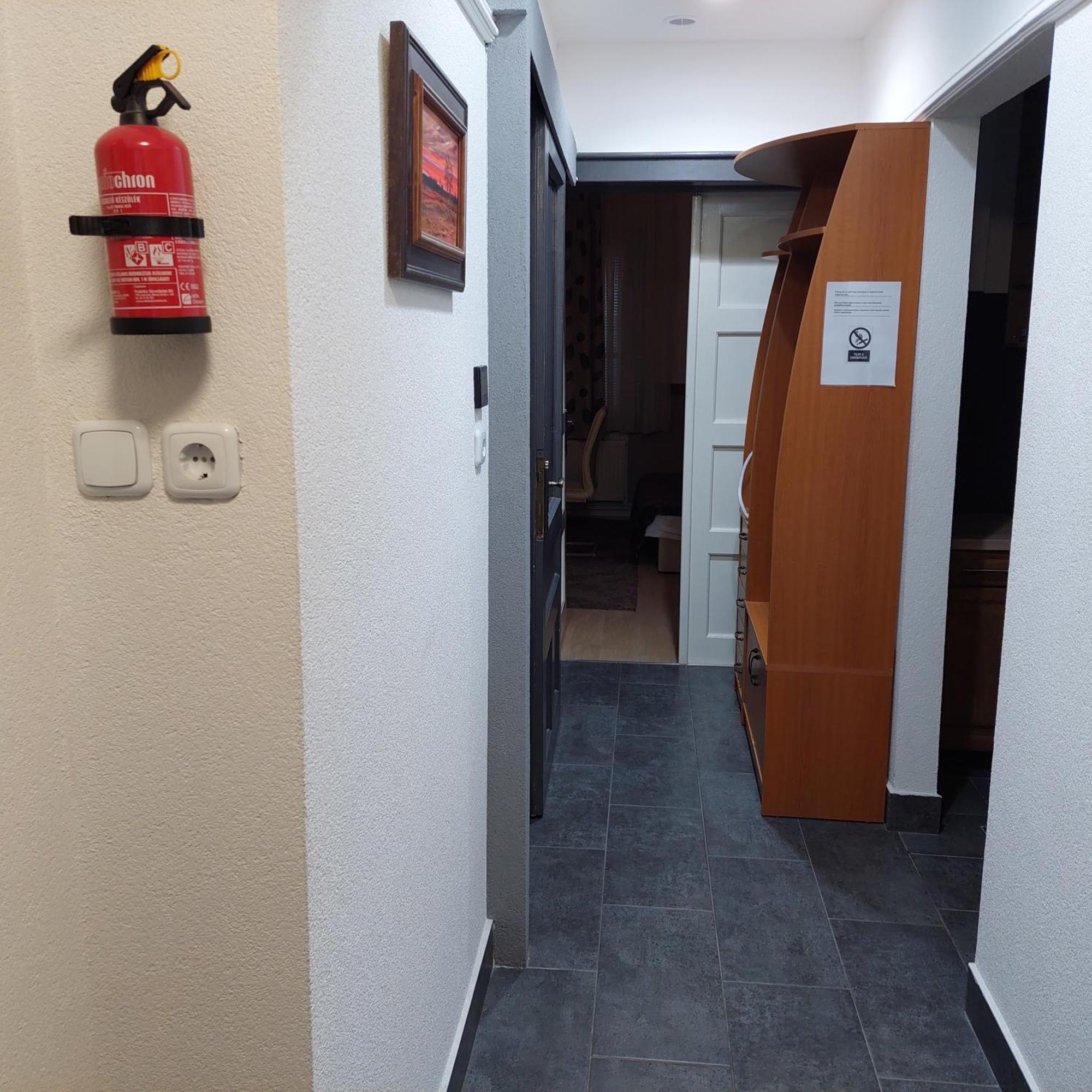 Ujszeged Apartman מראה חיצוני תמונה