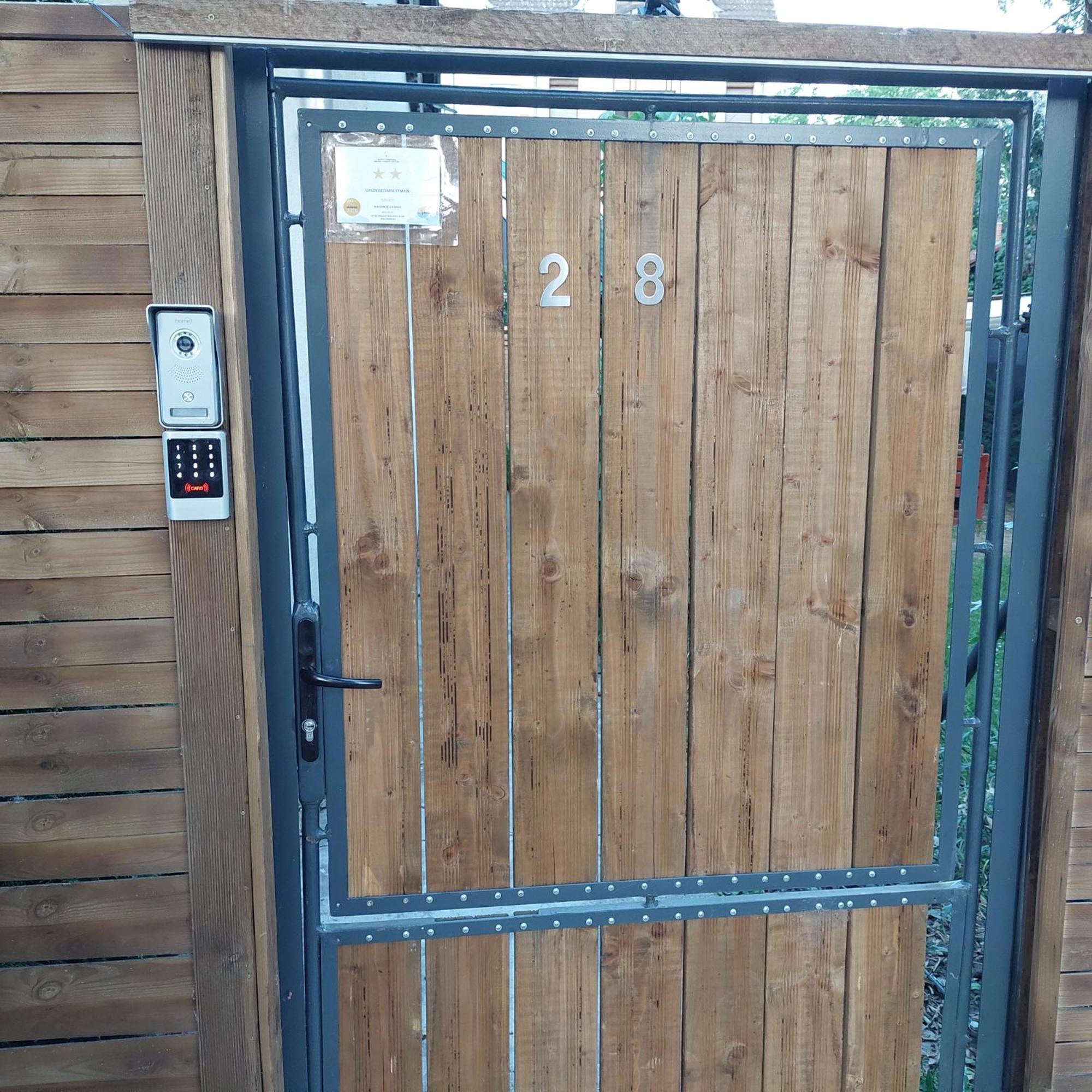 Ujszeged Apartman מראה חיצוני תמונה